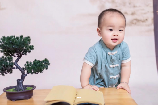 长治宝宝爱吐奶是什么原因